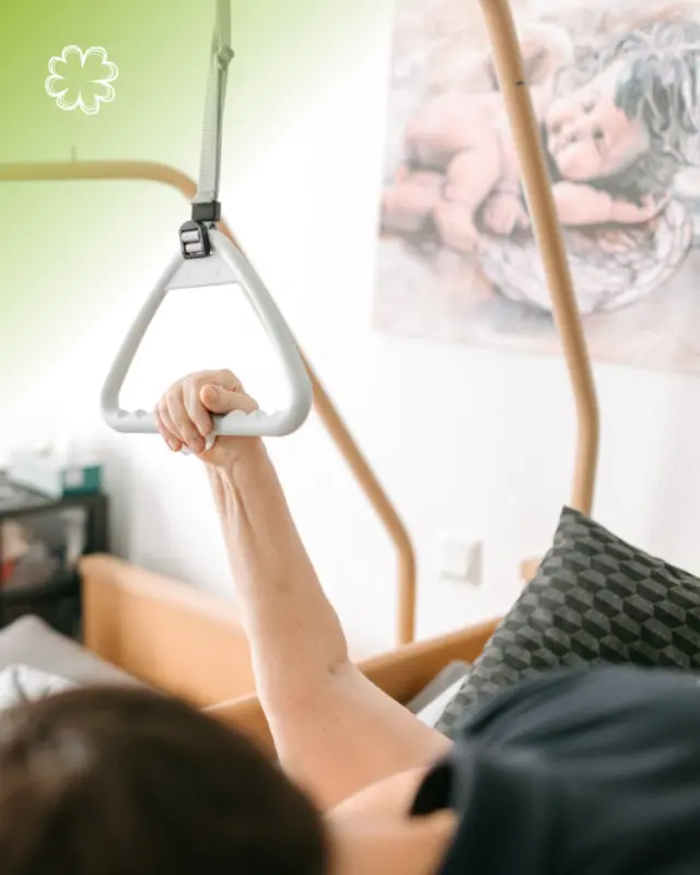 Pflegehilfsmittel: Kleine Helfer, große Wirkung! 🌟

Pflegehilfsmittel sind essenziell, um den Pflegealltag sicherer und einfacher zu gestalten. Ob Bettunterlagen oder Hausnotrufsysteme, diese Produkte sind unverzichtbare Helfer im Alltag. 🛏️🪑🛁

Egal, ob in der mobilen Pflege oder im betreuten Wohnen – Pflegehilfsmittel fördern die Selbstständigkeit, schützen vor Stürzen und unterstützen pflegende Angehörige und Pflegekräfte tatkräftig. 🏠💪

Unser Service für Sie:
- Beratung: Wir helfen Ihnen bei der Auswahl geeigneter Pflegehilfsmittel.
- Antragshilfe: Unterstützung bei Kostenübernahme-Anträgen, z. B. durch die Pflegekasse.
- Einweisung: Anleitung zur sicheren Anwendung der Hilfsmittel.

Tipp: Mit anerkanntem Pflegegrad können pflegebedürftige Personen viele Pflegehilfsmittel in Anspruch nehmen. Zudem besteht Anspruch auf eine monatliche Pauschale von 42 € für Verbrauchsprodukte oder sogar ein Pflegebett auf Rezept! 📜

Kontaktieren Sie uns! Wir stehen für eine individuelle Beratung bereit und helfen Ihnen, die passenden Lösungen für Ihre Pflegesituation zu finden. 📞

#Pflegehilfsmittel #PflegeAlltag #Selbstständigkeit #Sicherheit #Pflege #BetreutesWohnen #HilfeImAlltag #Beratung #Pflegekasse #Pflegebedürftig #seniorenwohnparkdatteln #ambulanterpflegedienst #mobilepflege #betreuteswohnen #datteln #recklinghausen